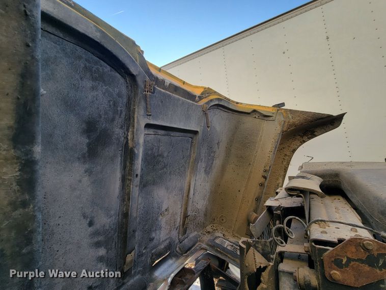 2002 International F2554 dump truck in Yankton, SD Item ME9620 sold