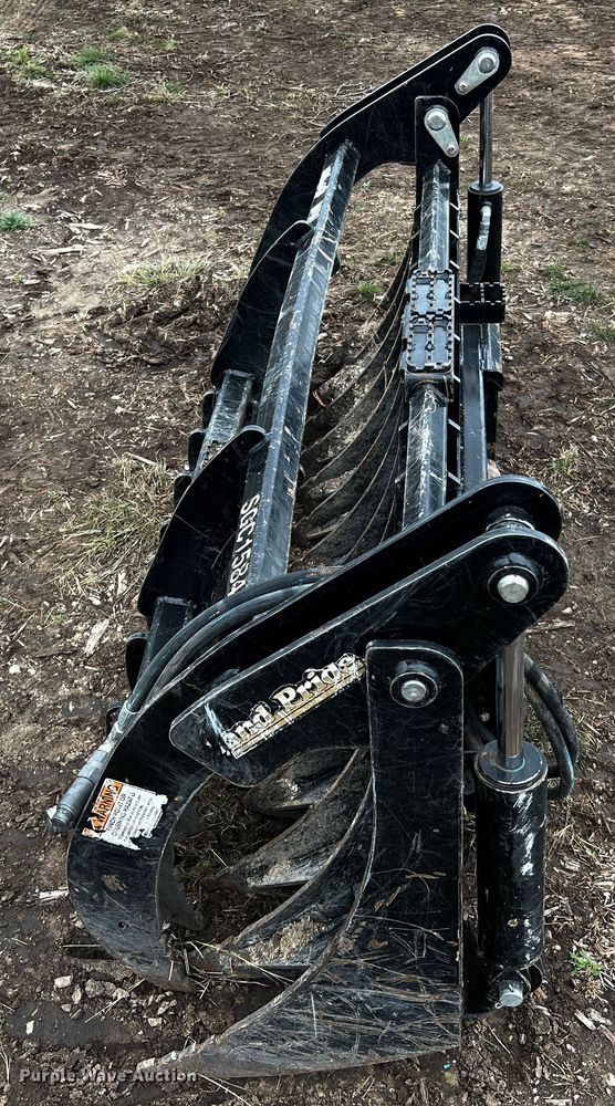 image for item MF9781 Land Pride SGC1584  skid steer grapple bucket