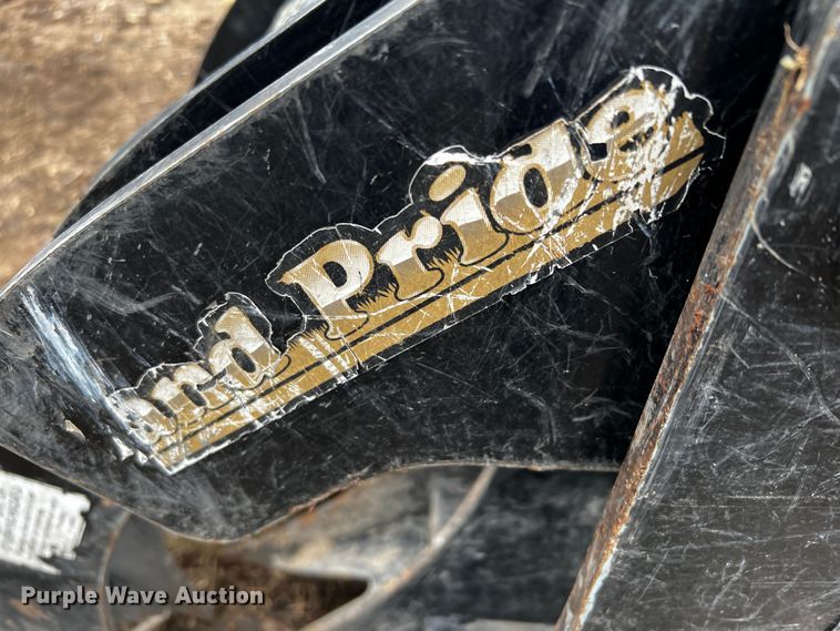 image for item MF9781 Land Pride SGC1584  skid steer grapple bucket