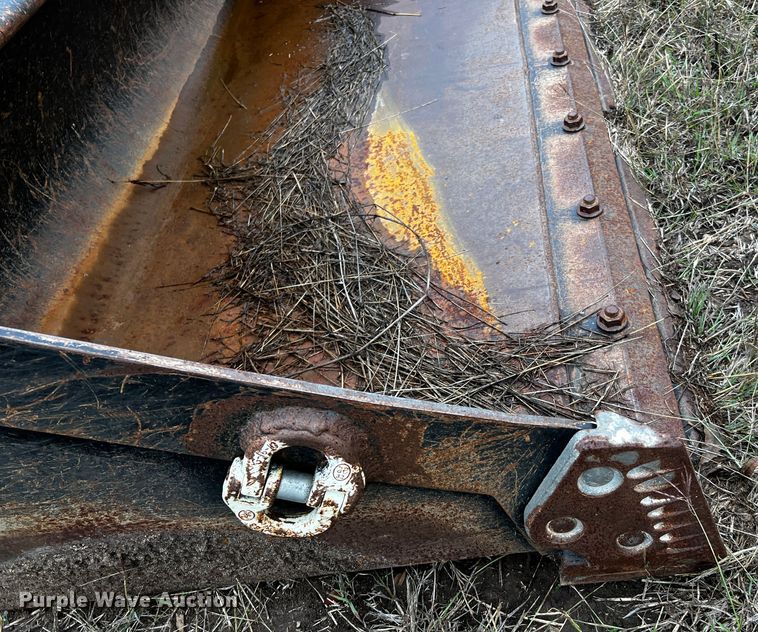 image for item MF9784 80"W skid steer bucket