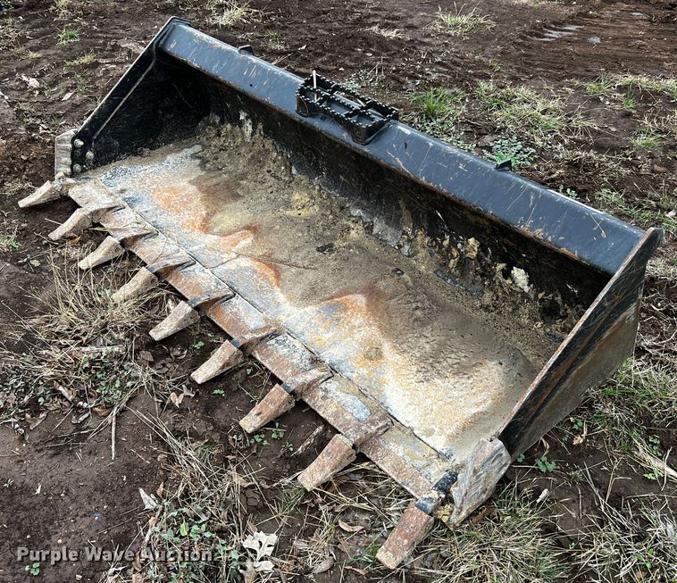 image for item MF9788 Kubota AP-HD80LT  skid steer bucket