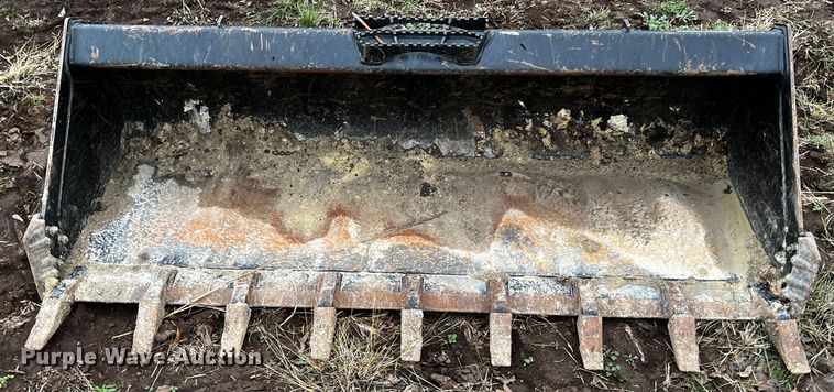 image for item MF9788 Kubota AP-HD80LT  skid steer bucket