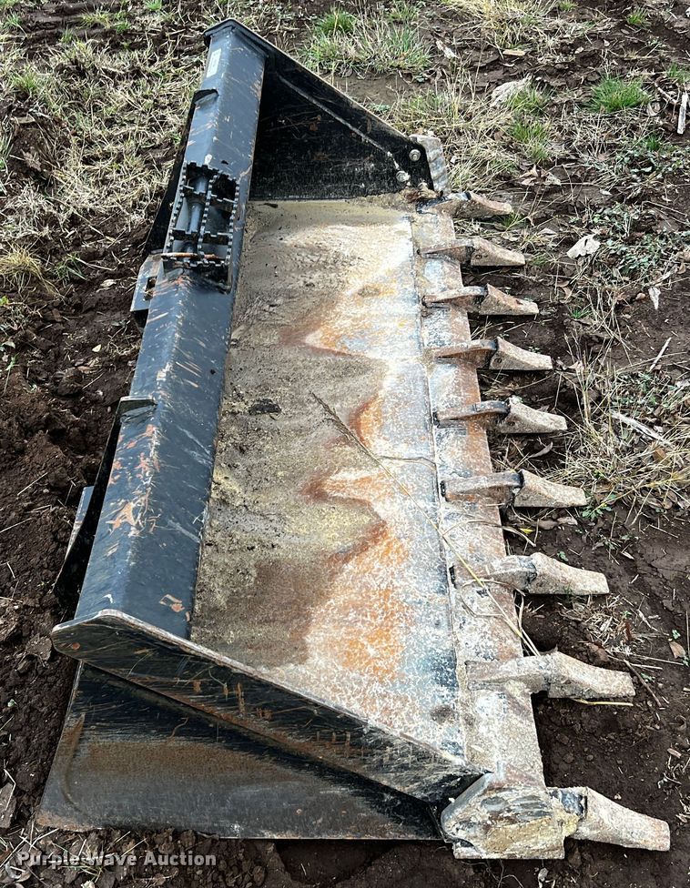 image for item MF9788 Kubota AP-HD80LT  skid steer bucket