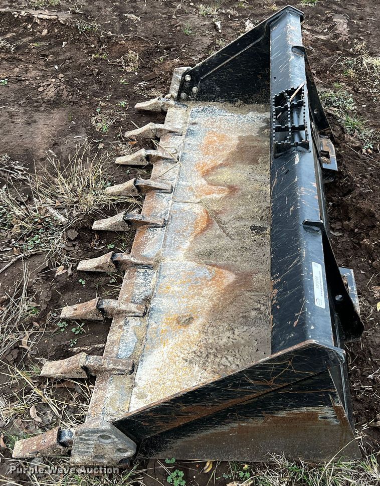 image for item MF9788 Kubota AP-HD80LT  skid steer bucket