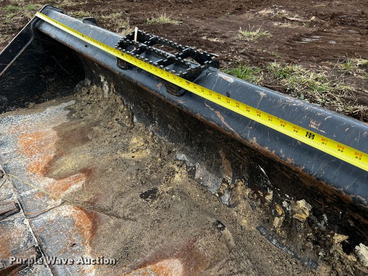 image for item MF9788 Kubota AP-HD80LT  skid steer bucket