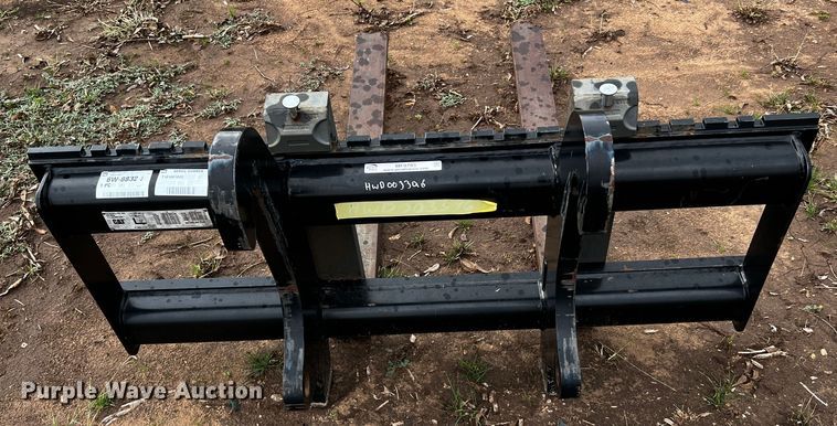 image for item MF9793 Caterpillar 6W-8832  forks