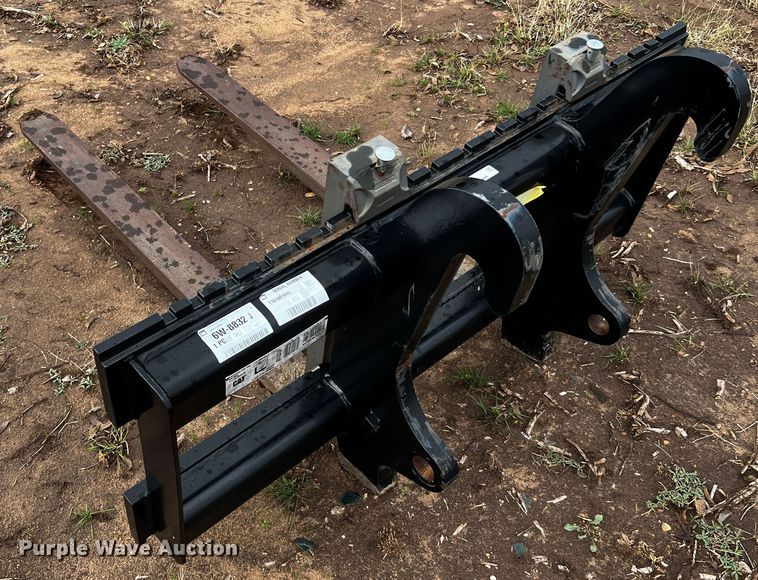 image for item MF9793 Caterpillar 6W-8832  forks