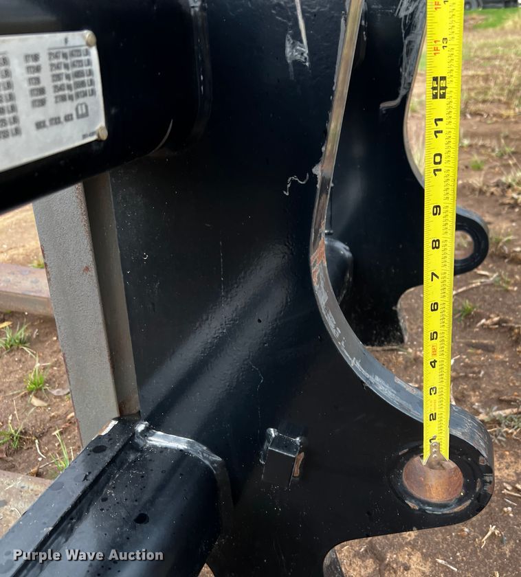 image for item MF9793 Caterpillar 6W-8832  forks