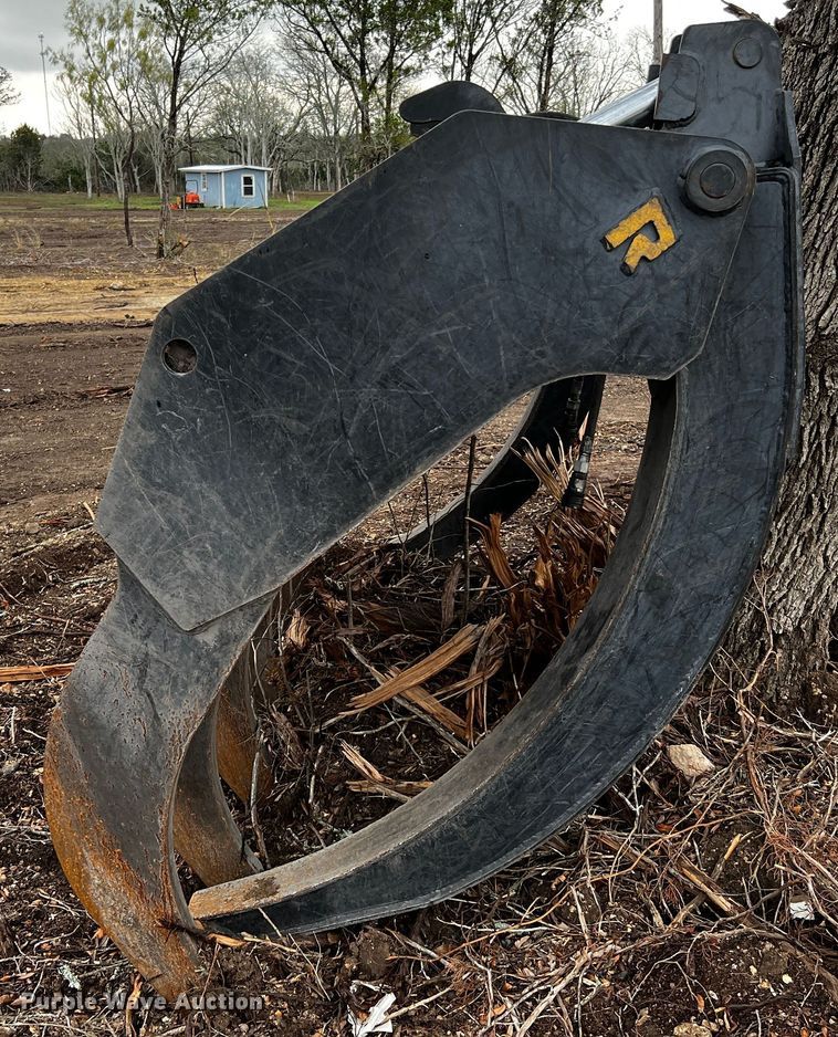 image for item MF9796 Rockland LRC  10'W grapple bucket