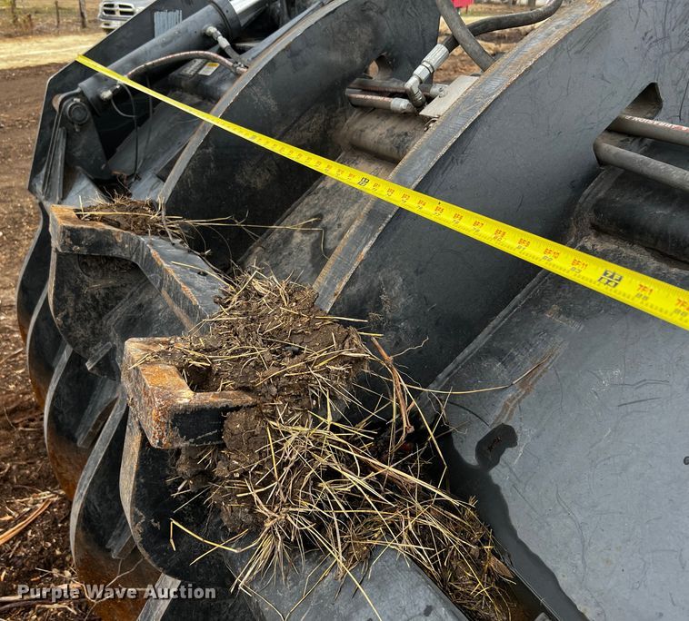 image for item MF9796 Rockland LRC  10'W grapple bucket