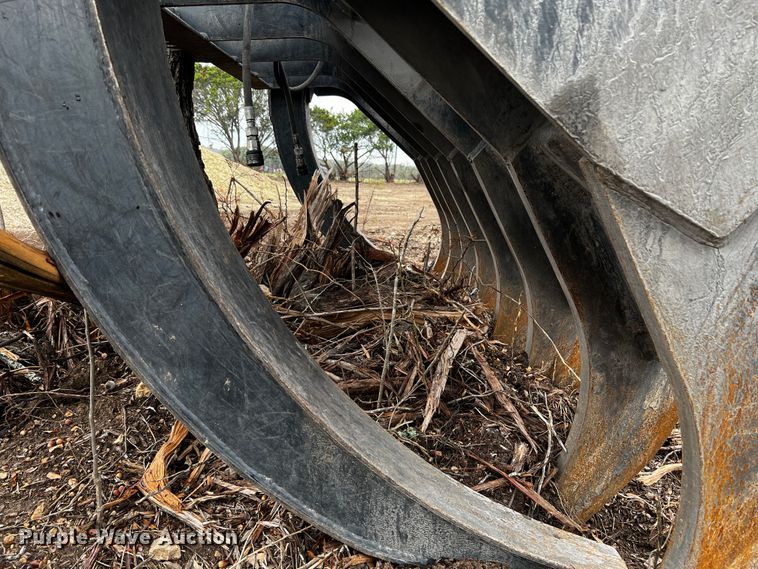 image for item MF9796 Rockland LRC  10'W grapple bucket
