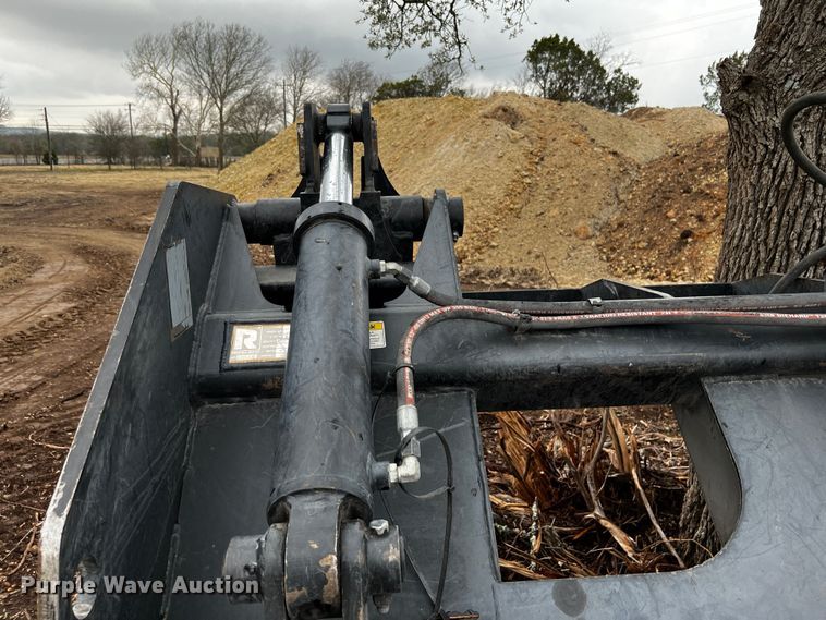 image for item MF9796 Rockland LRC  10'W grapple bucket