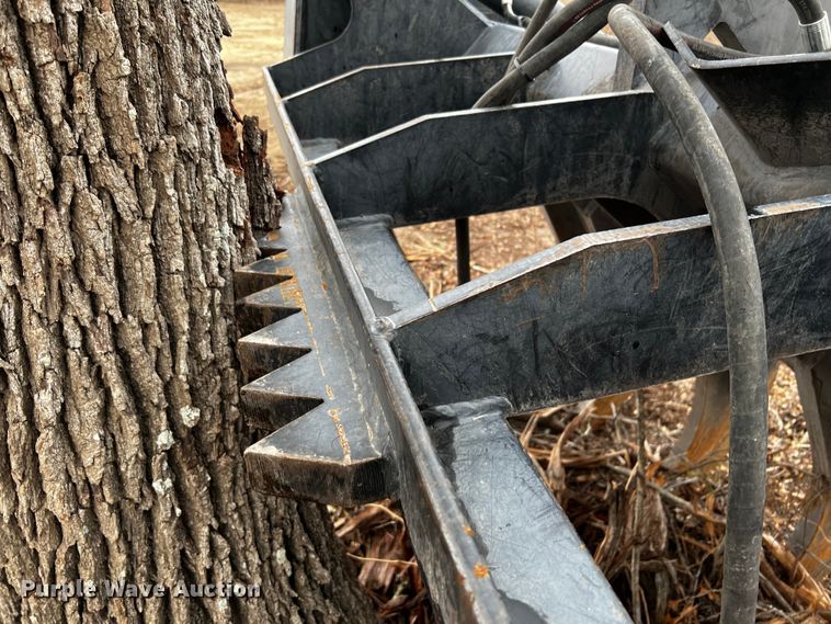 image for item MF9796 Rockland LRC  10'W grapple bucket