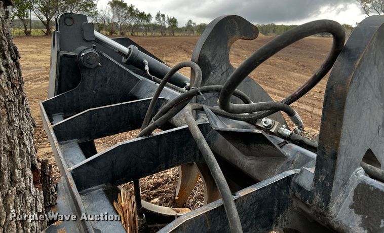 image for item MF9796 Rockland LRC  10'W grapple bucket