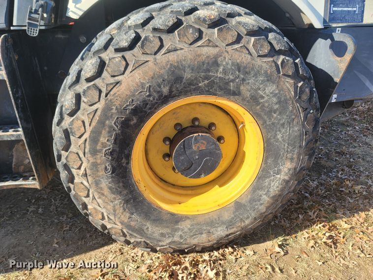 image for item MH9579 2006 Ingersoll Rand SD-100D TF  single drum vibratory roller