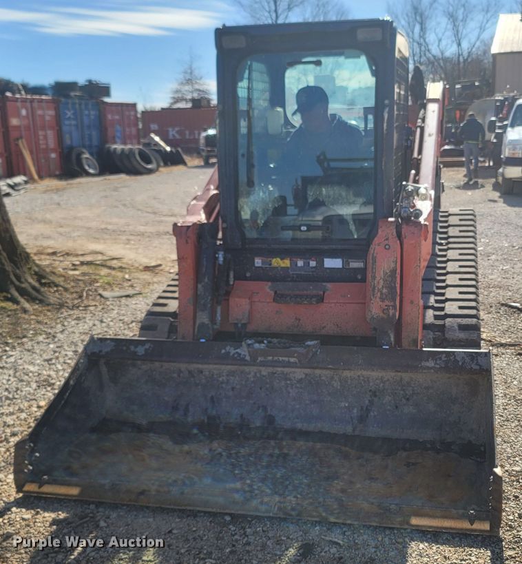 image for item MH9581 2015 Kubota SVL90-2  tracked skid steer loader