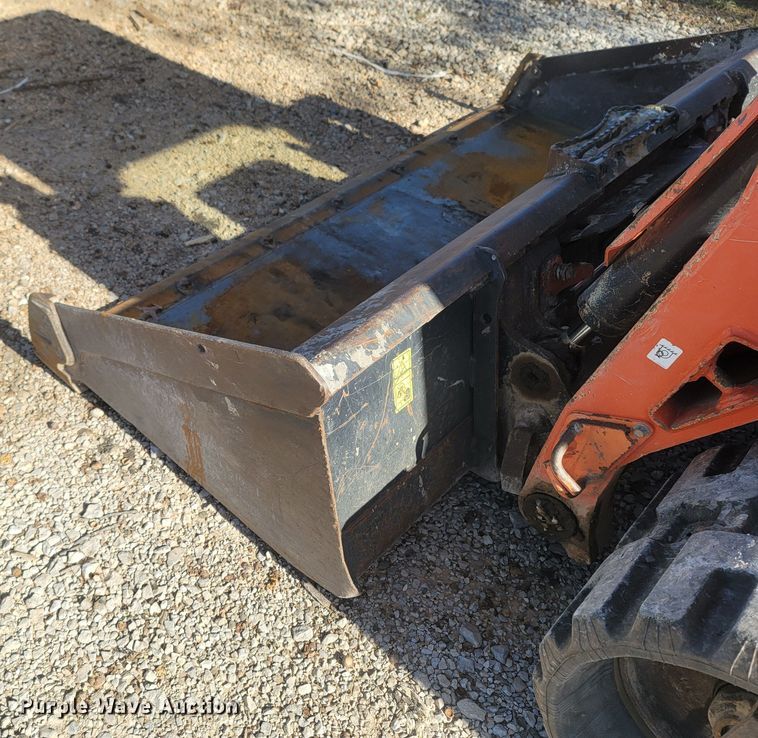 image for item MH9581 2015 Kubota SVL90-2  tracked skid steer loader