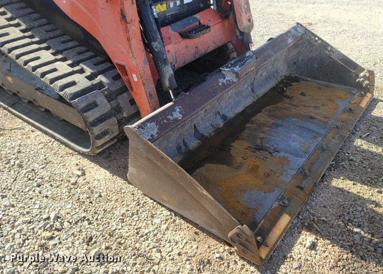 image for item MH9581 2015 Kubota SVL90-2  tracked skid steer loader