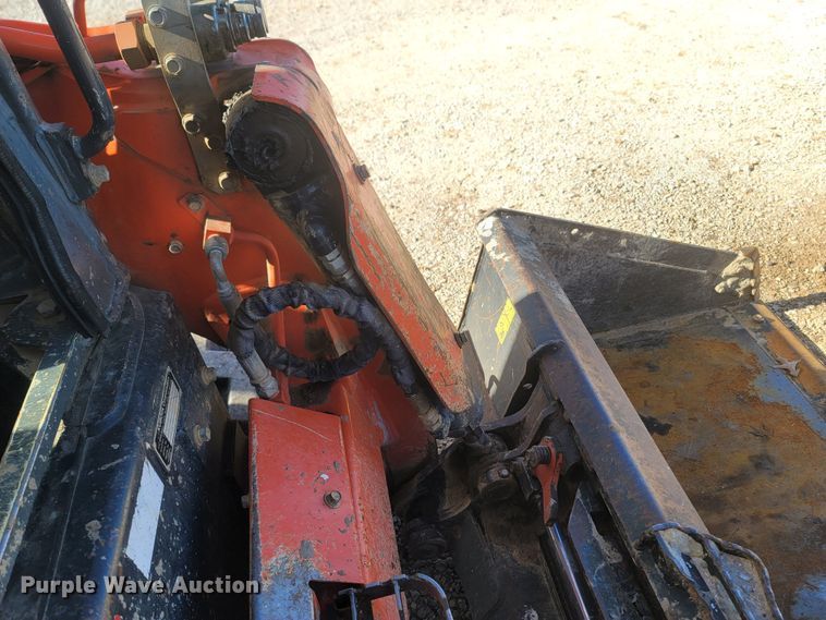 image for item MH9581 2015 Kubota SVL90-2  tracked skid steer loader