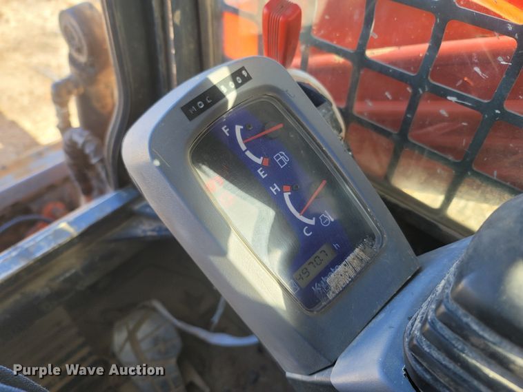 image for item MH9581 2015 Kubota SVL90-2  tracked skid steer loader