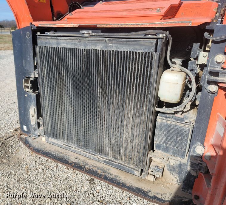 image for item MH9581 2015 Kubota SVL90-2  tracked skid steer loader