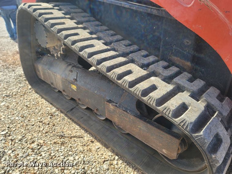 image for item MH9581 2015 Kubota SVL90-2  tracked skid steer loader