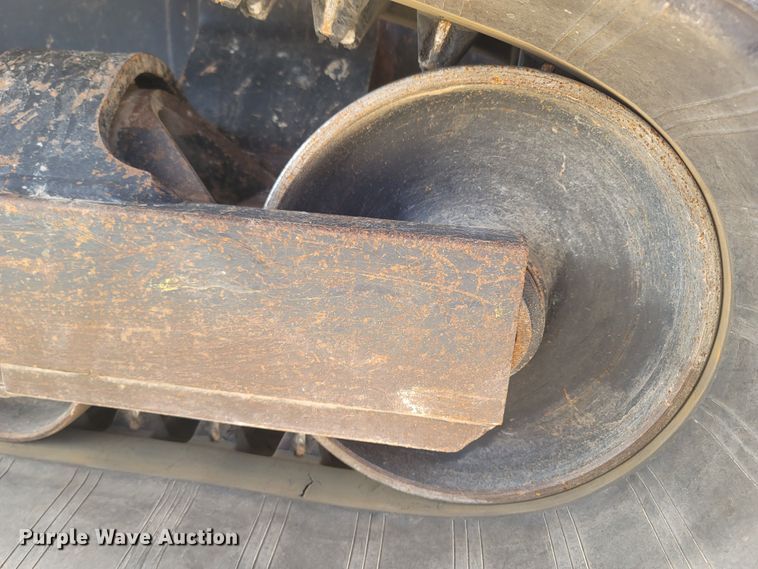 image for item MH9581 2015 Kubota SVL90-2  tracked skid steer loader