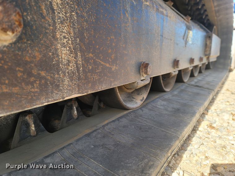 image for item MH9581 2015 Kubota SVL90-2  tracked skid steer loader