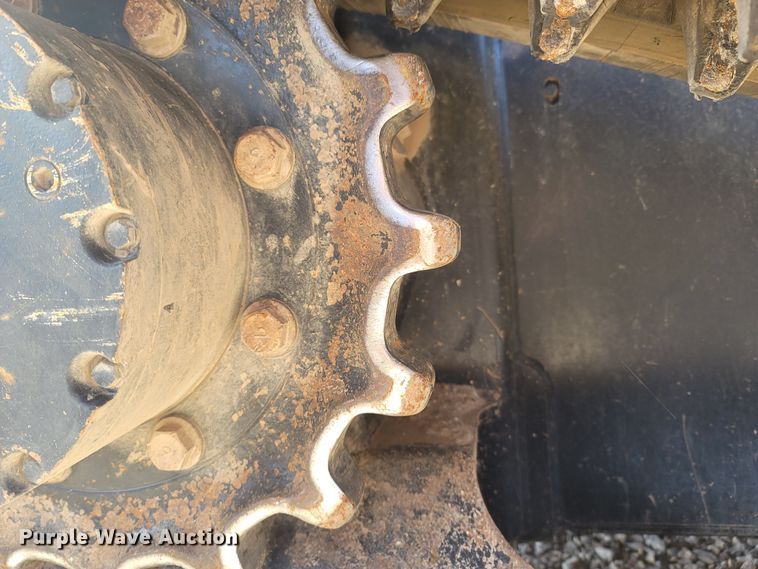 image for item MH9581 2015 Kubota SVL90-2  tracked skid steer loader