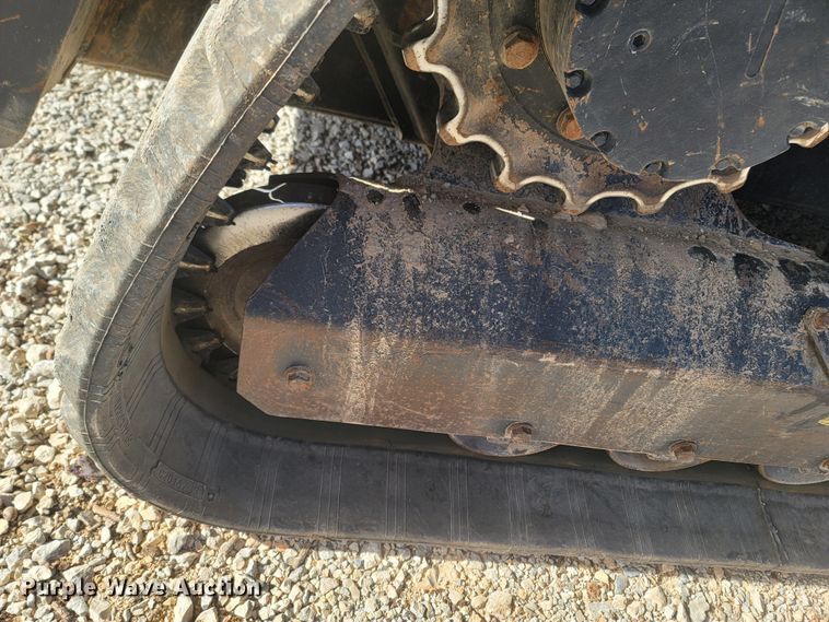 image for item MH9581 2015 Kubota SVL90-2  tracked skid steer loader