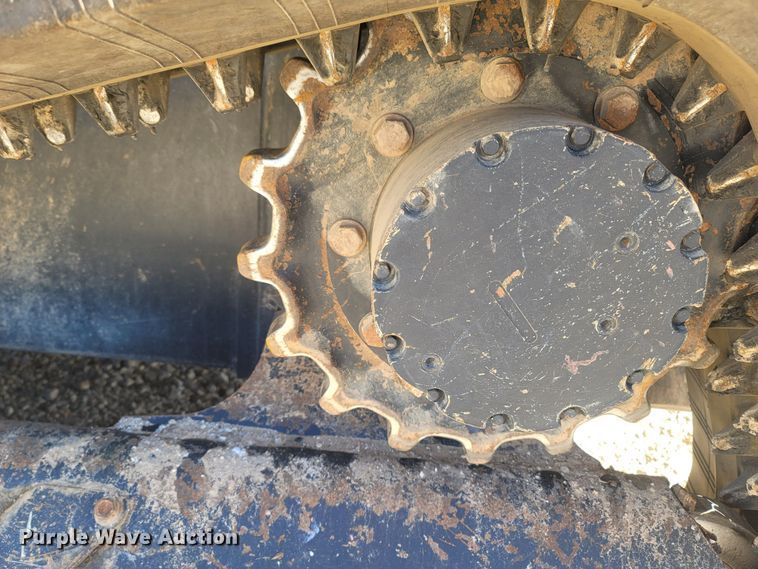 image for item MH9581 2015 Kubota SVL90-2  tracked skid steer loader