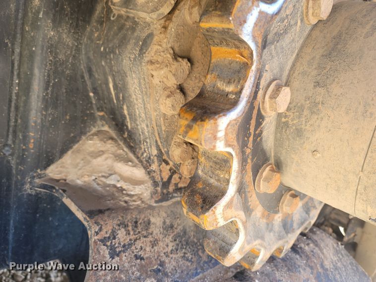 image for item MH9581 2015 Kubota SVL90-2  tracked skid steer loader