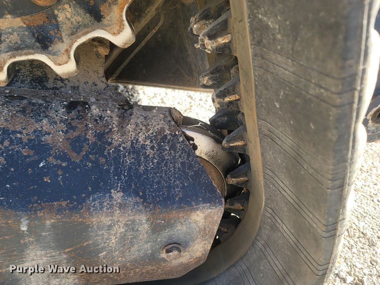 image for item MH9581 2015 Kubota SVL90-2  tracked skid steer loader