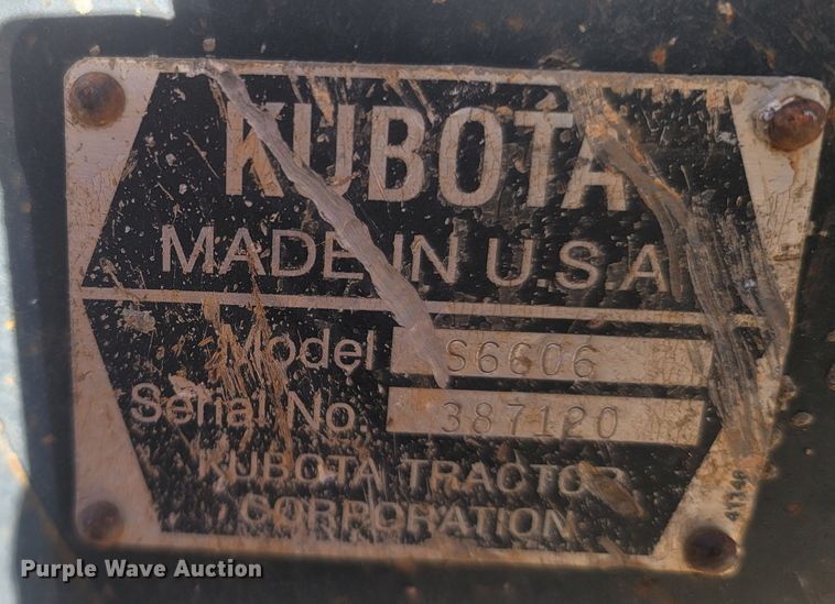 image for item MH9581 2015 Kubota SVL90-2  tracked skid steer loader