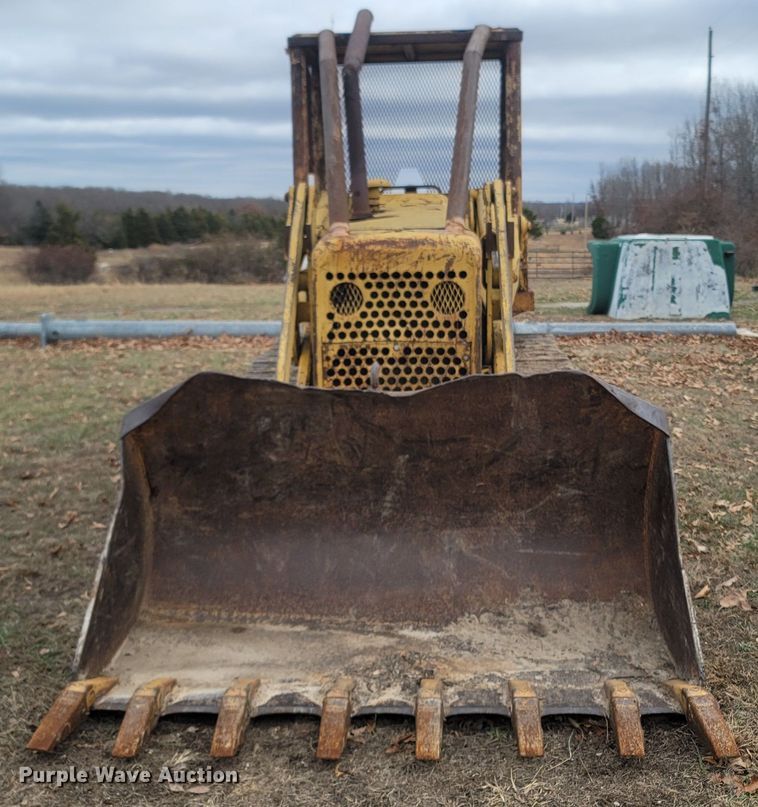 image for item MH9586 Allis-Chalmers 6G  track loader