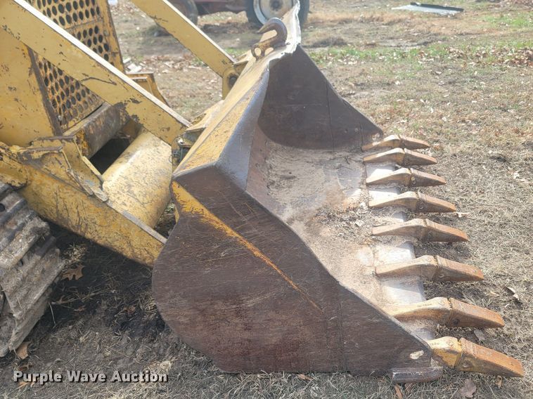 image for item MH9586 Allis-Chalmers 6G  track loader