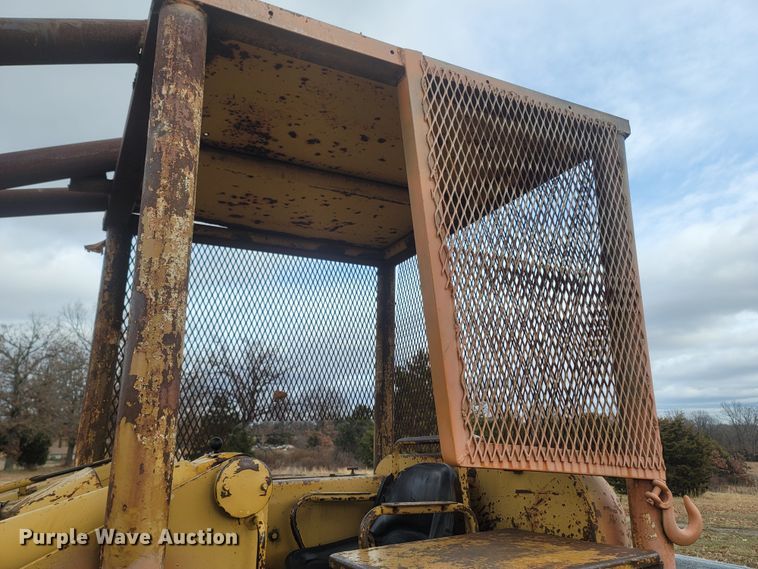 image for item MH9586 Allis-Chalmers 6G  track loader