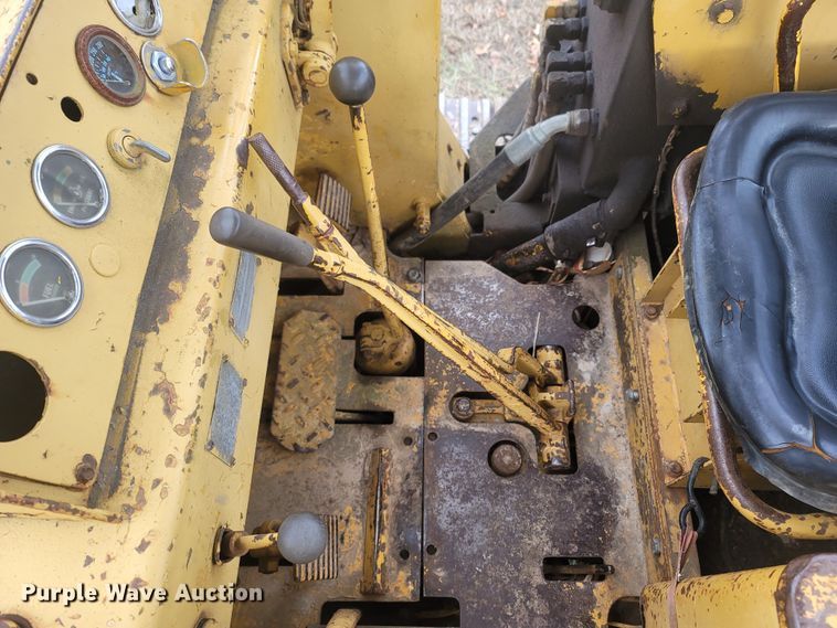 image for item MH9586 Allis-Chalmers 6G  track loader