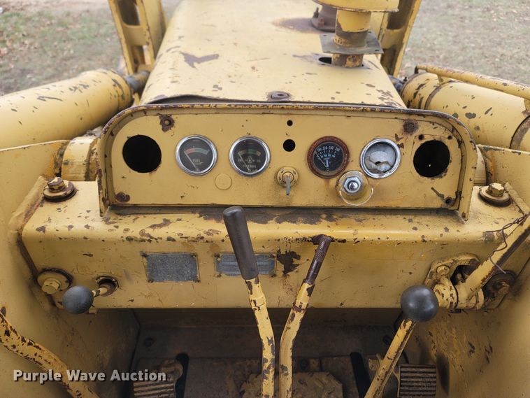 image for item MH9586 Allis-Chalmers 6G  track loader