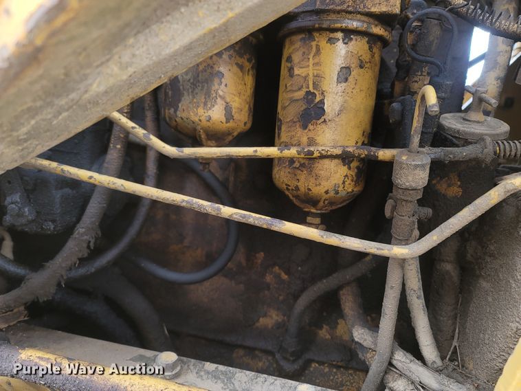 image for item MH9586 Allis-Chalmers 6G  track loader