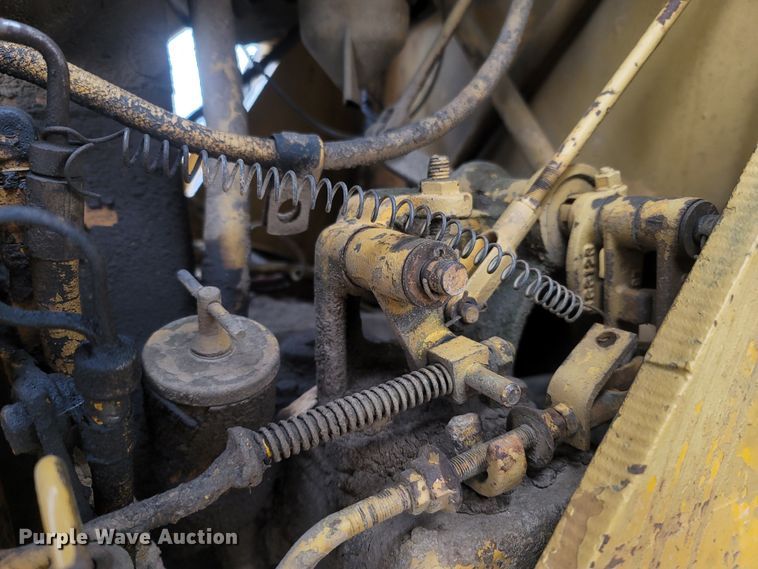 image for item MH9586 Allis-Chalmers 6G  track loader