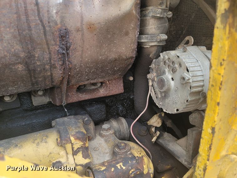 image for item MH9586 Allis-Chalmers 6G  track loader