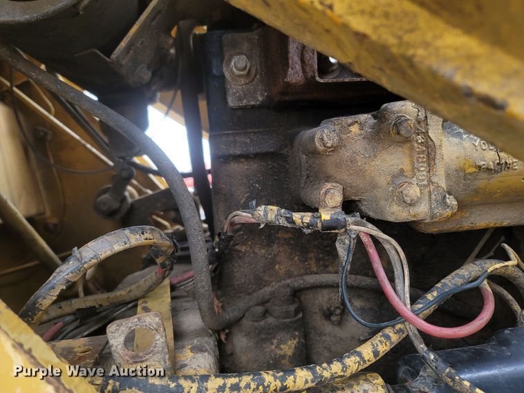 image for item MH9586 Allis-Chalmers 6G  track loader