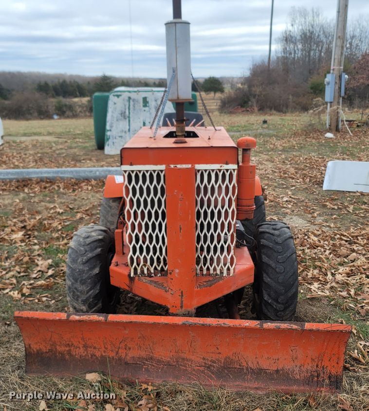 image for item MH9590 Ditch Witch V30  trencher