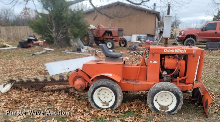 image for item MH9590 Ditch Witch V30  trencher