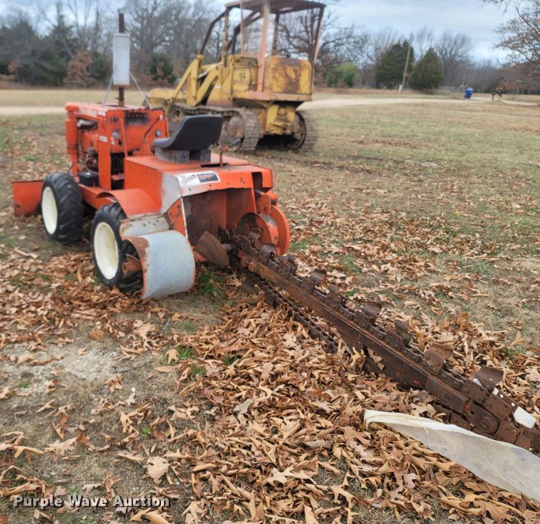 image for item MH9590 Ditch Witch V30  trencher