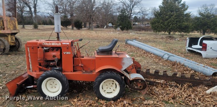 image for item MH9590 Ditch Witch V30  trencher