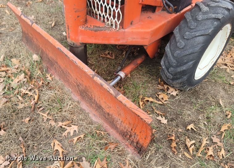 image for item MH9590 Ditch Witch V30  trencher