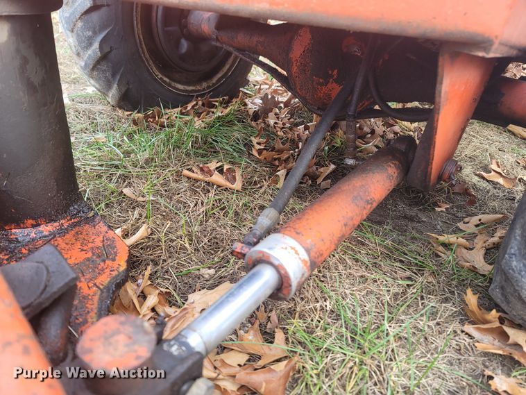 image for item MH9590 Ditch Witch V30  trencher