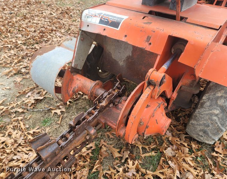 image for item MH9590 Ditch Witch V30  trencher